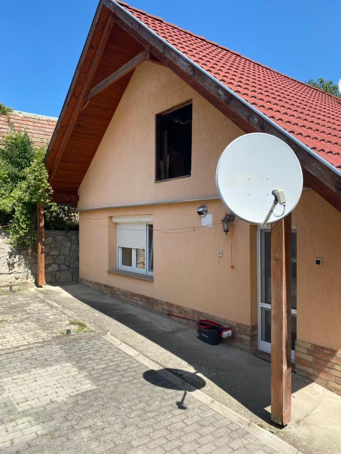 Apartamento Vityesz Vendégház ** Chl'aba Exterior foto