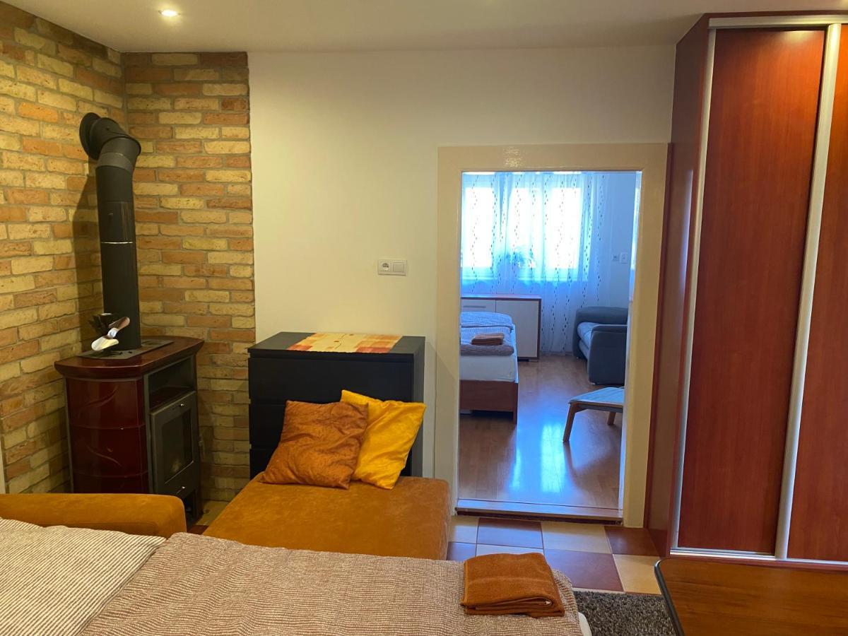 Apartamento Vityesz Vendégház ** Chl'aba Exterior foto