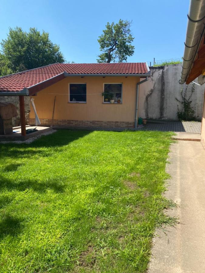 Apartamento Vityesz Vendégház ** Chl'aba Exterior foto