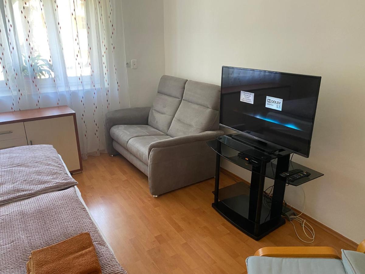 Apartamento Vityesz Vendégház ** Chl'aba Exterior foto